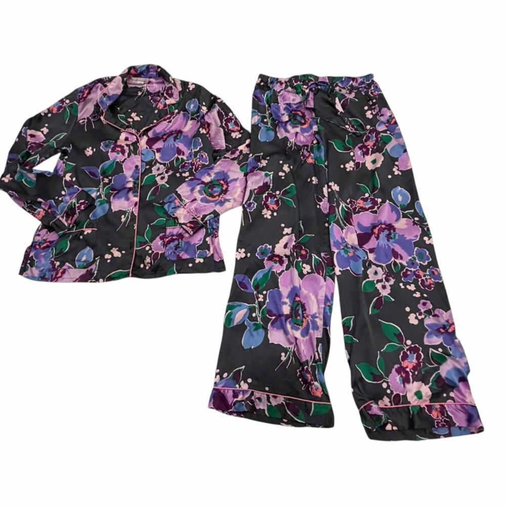 VICTORIA’S SECRET | women’s silky floral pajama set size Medium